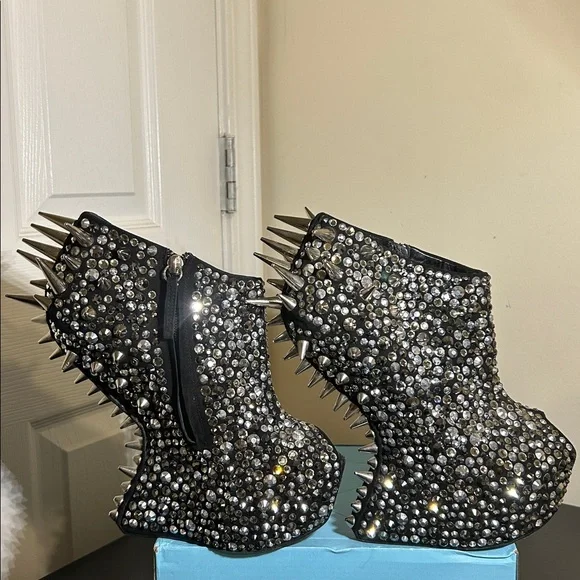 Giuseppe ZANOTTI Spiked Wedge Platform Ankle Boots w Crystal Embellishments! - Picture 9 of 9